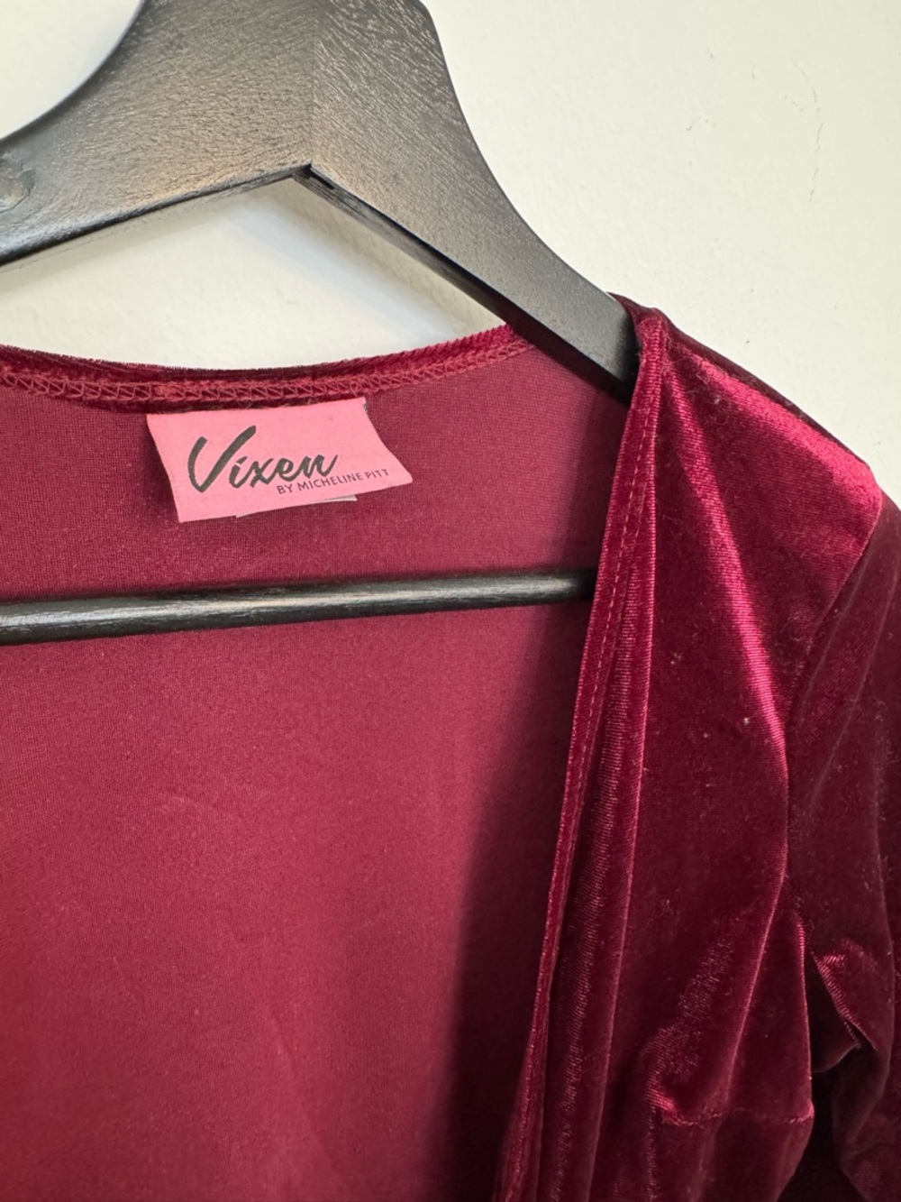 Vixen by Micheline Pitt Burgundy Velvet Top Size M - Picture 2 of 5
